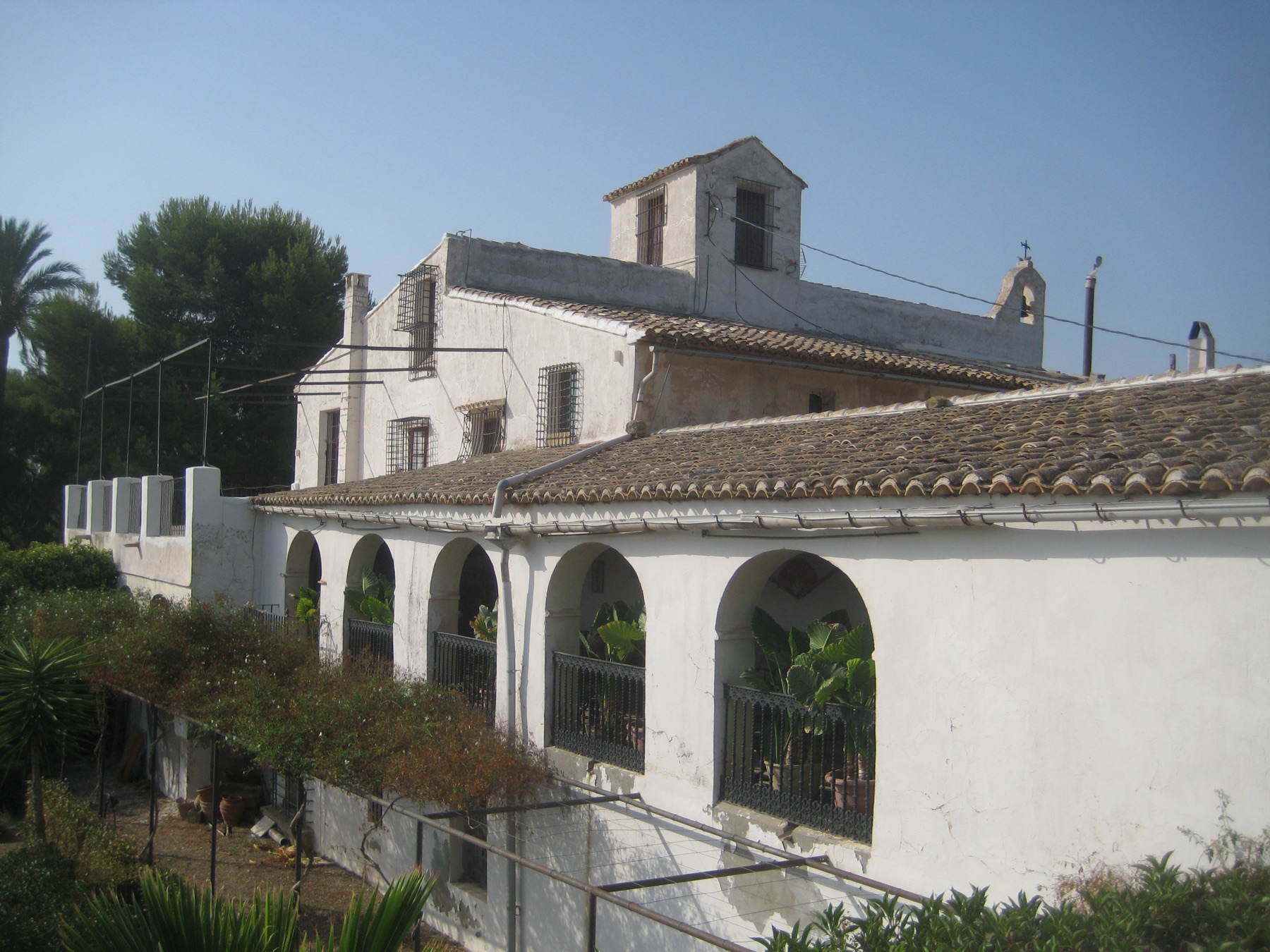 Los arcos del riu-rau, en la fachada norte